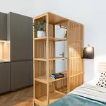 Sunny Condo In The Center Of Vrsovice